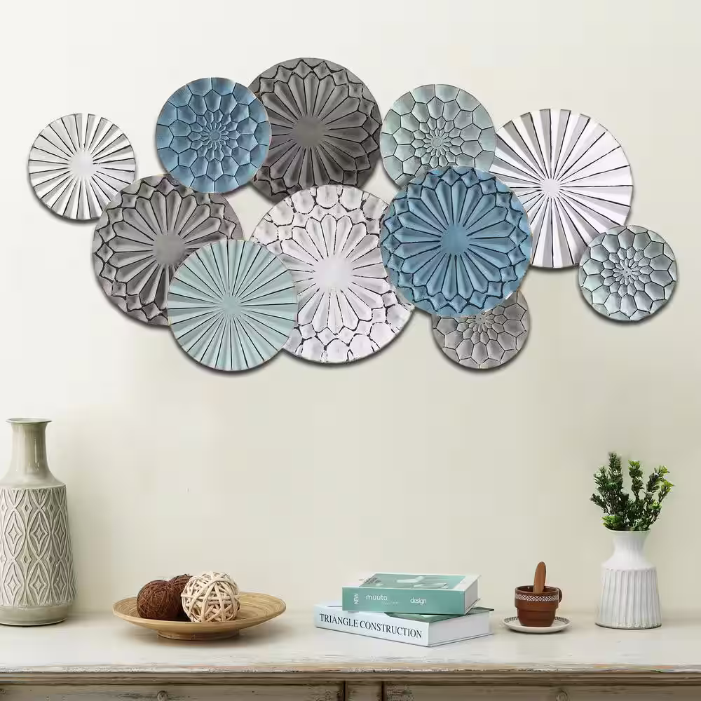 LuxenHome Metal Floral Pattern Round Discs Abstract Wall Art