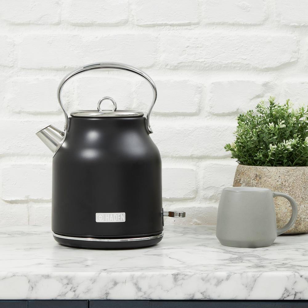 HADEN Heritage 1.7 l 7-Cup Black and Chrome Cordless Stainless Steel Retro Electric Kettle with Auto Shut-Off